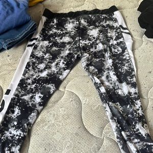 1X PINK leggings I got them over a year ago and have only worn them once